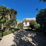 Holiday House In The City-Center Of Antibes With A Private Pool